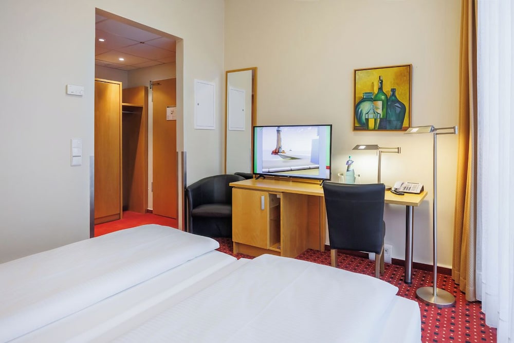 Airporthotel Berlin-Adlershof 23