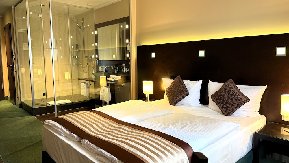 Hotel Lumière An Der Messe 8