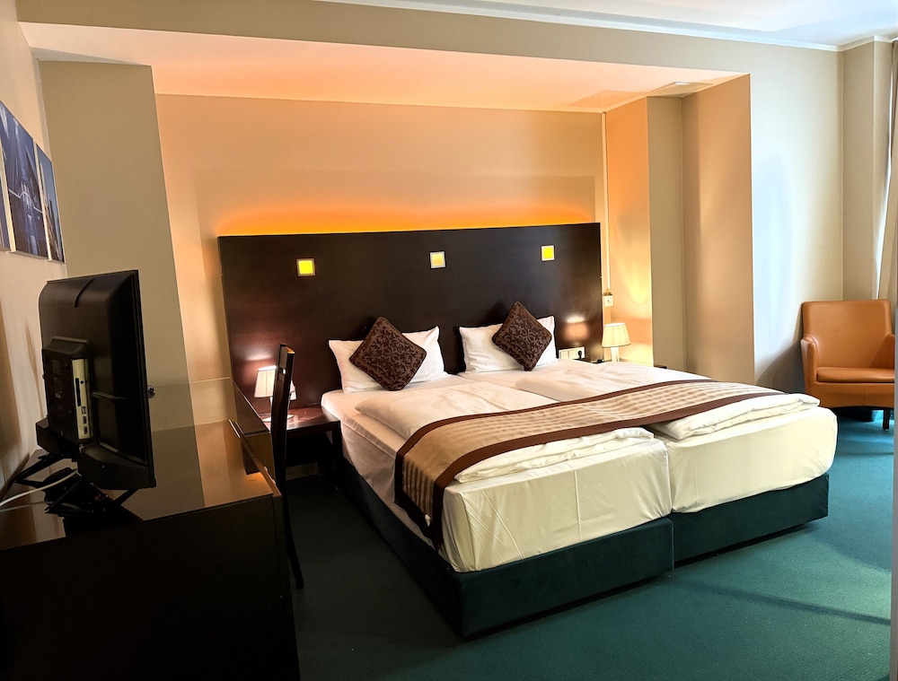 Hotel Lumière An Der Messe 22