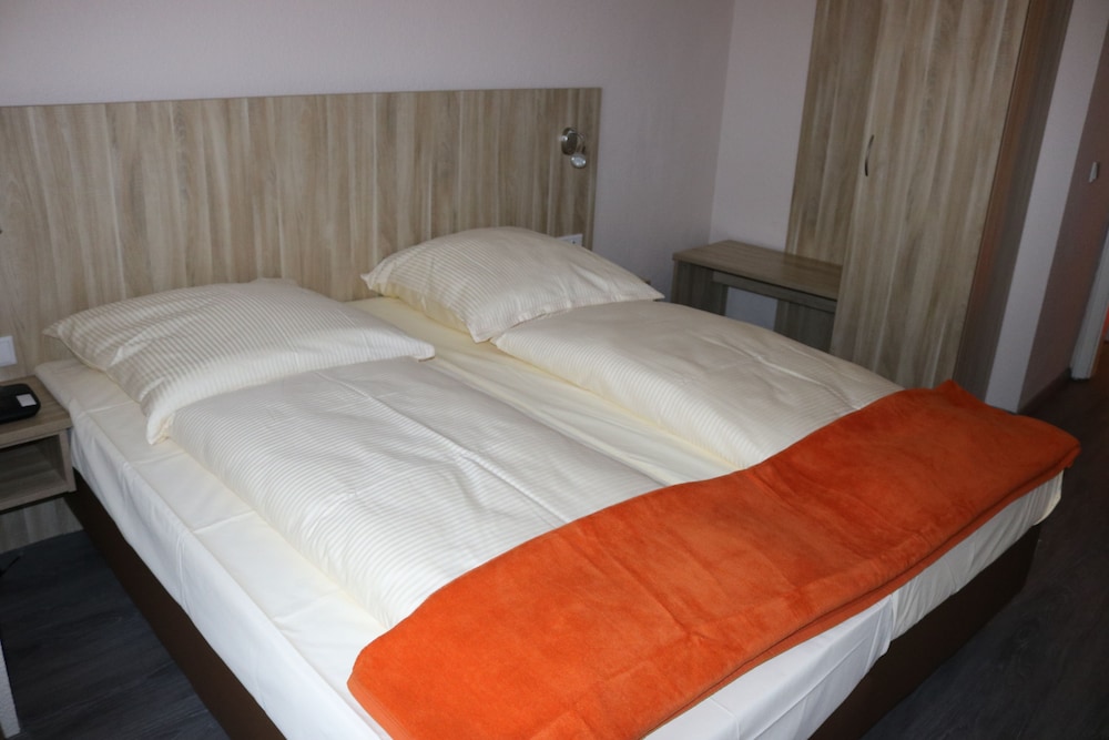 Hotel Paris 1