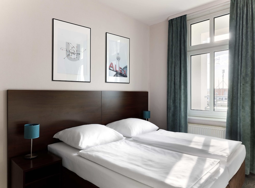 Nova Berlin 12