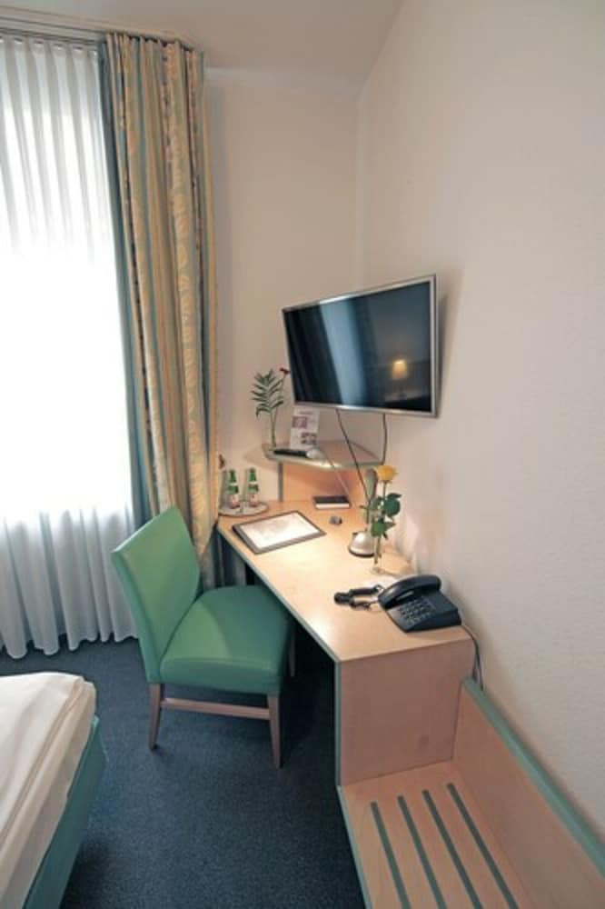 Hotel am Hofgarten 8