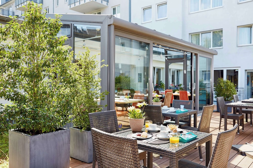 Hotel Imperial Dusseldorf, Sure Hotel Collection by BW 18