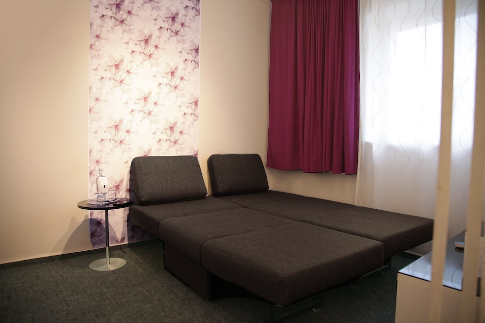 Hotel Les Nations 8
