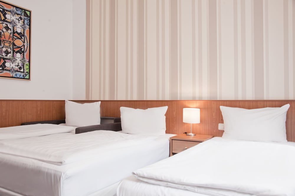 Hotel Les Nations 12