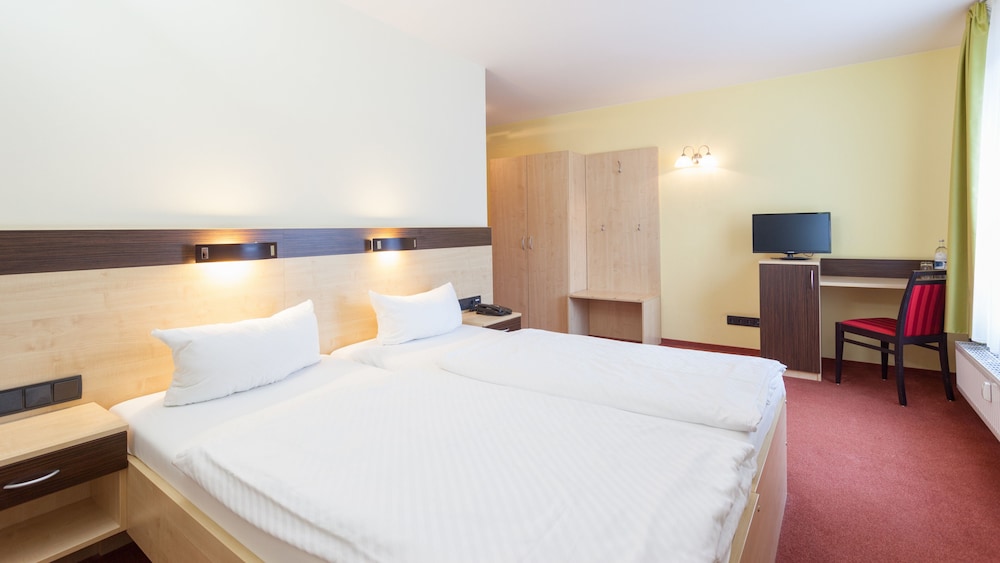 Hotel Mit-Mensch 1