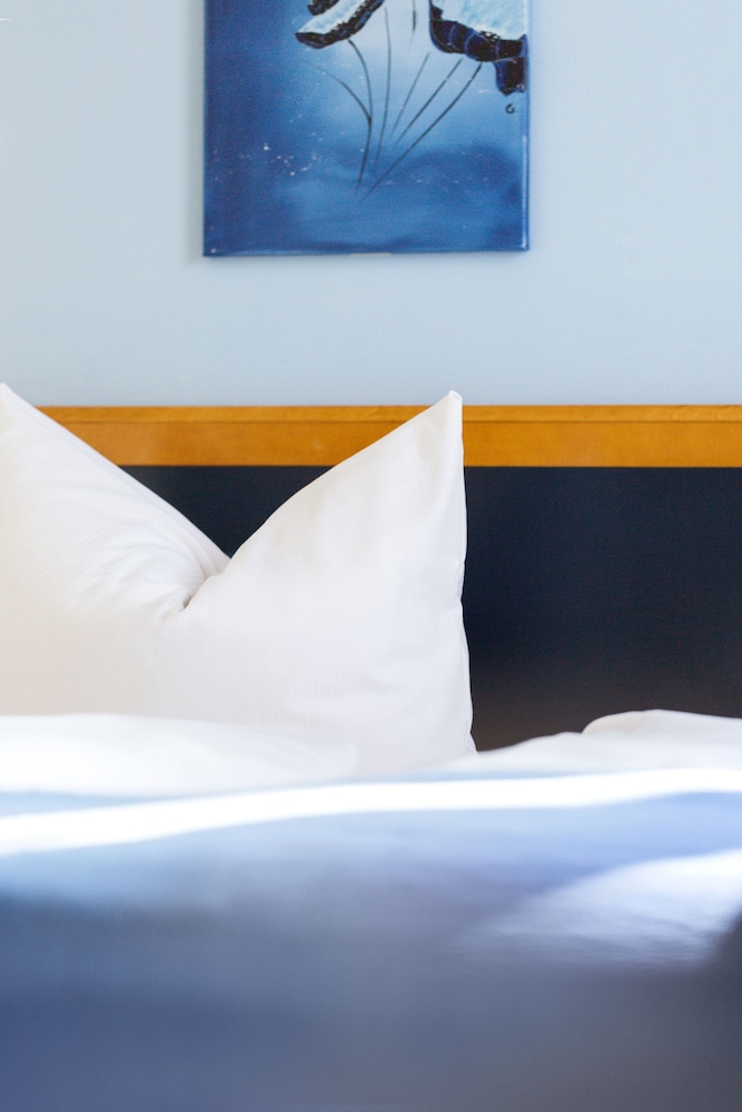 Hoteltow 12