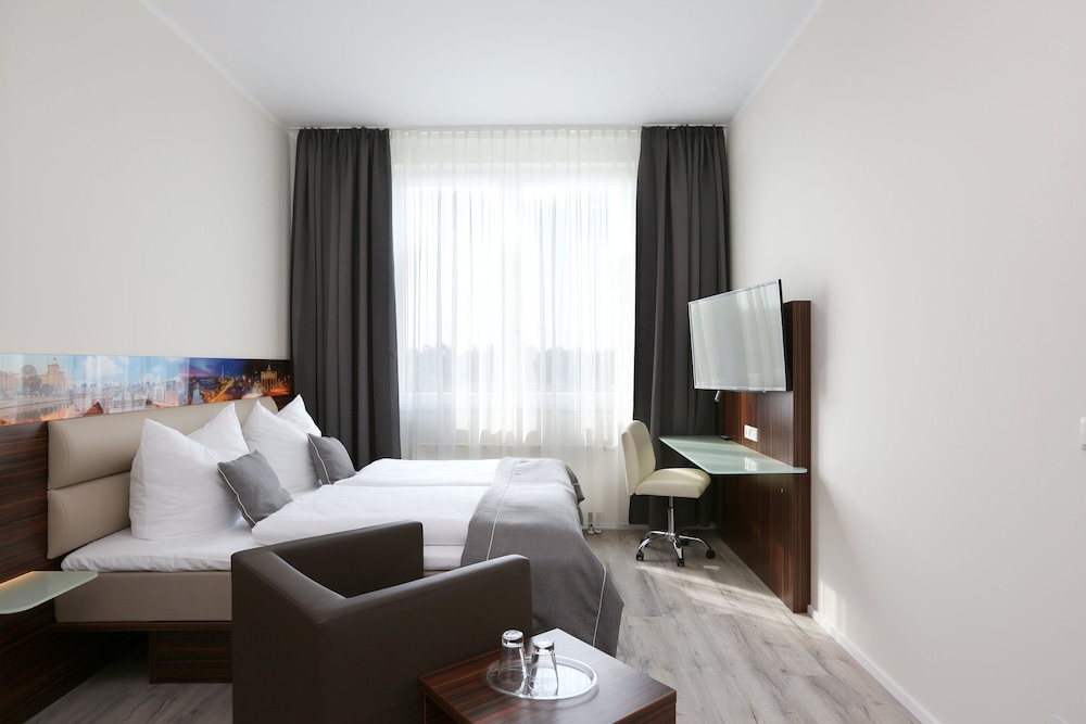Hoteltow 9
