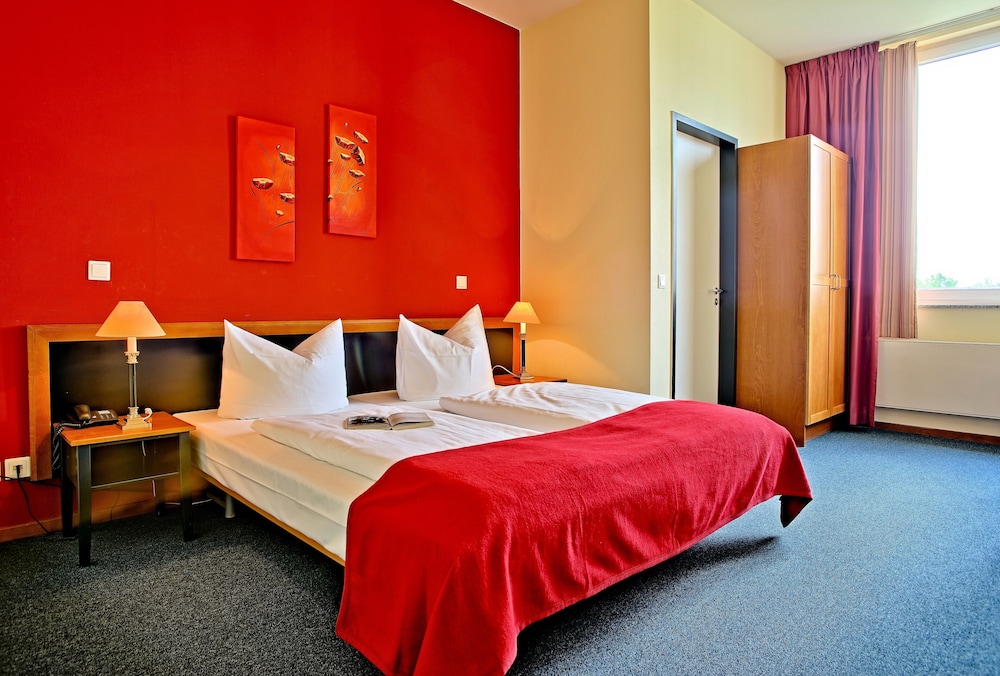 Hoteltow 13