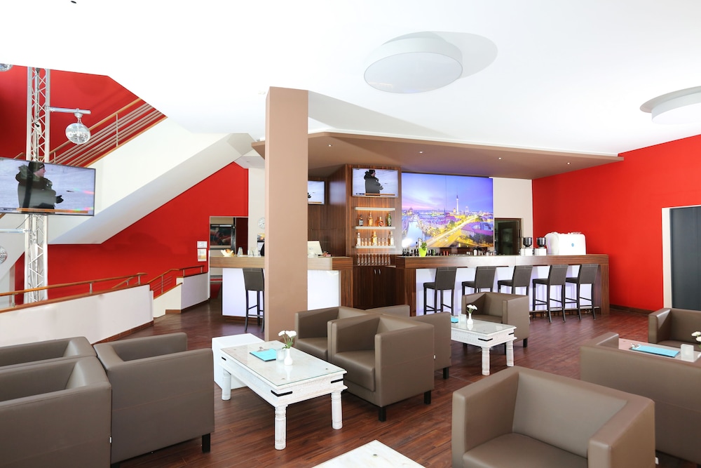 Hoteltow 4