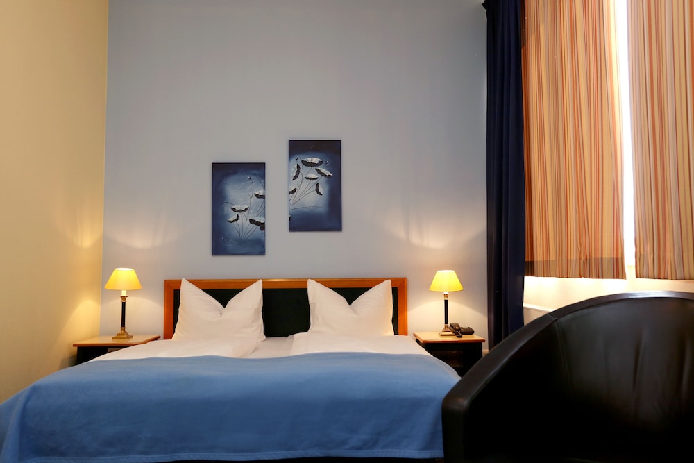 Hoteltow 6
