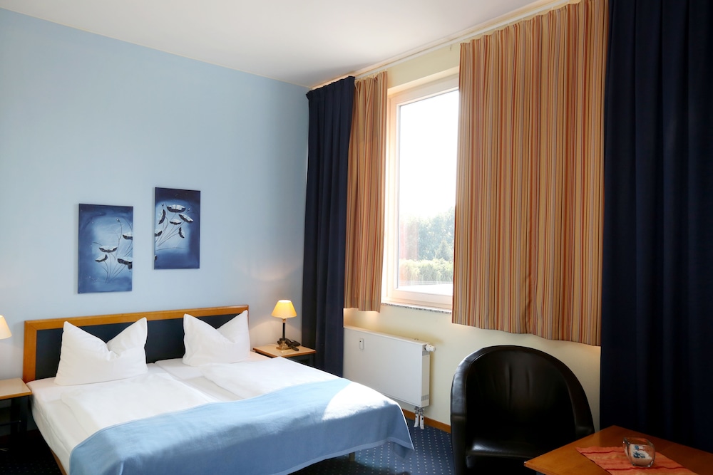 Hoteltow 7