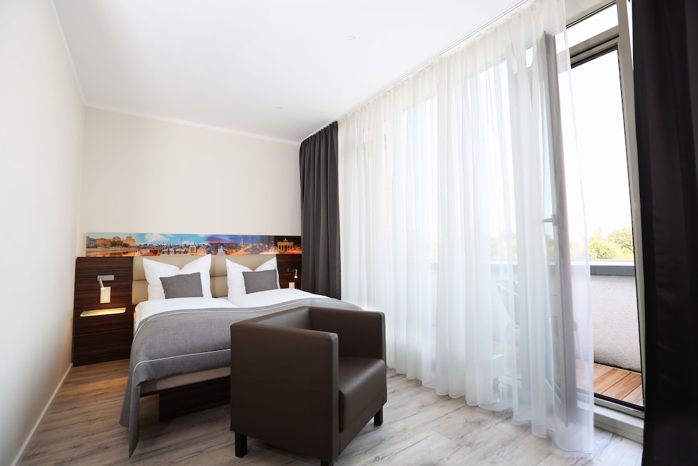 Hoteltow 10