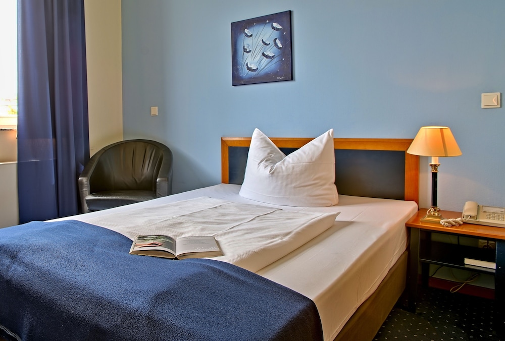 Hoteltow 5