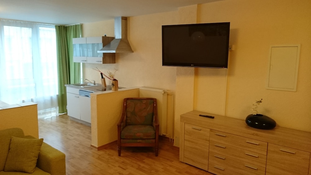 Atomis Hotel Düsseldorf City 10