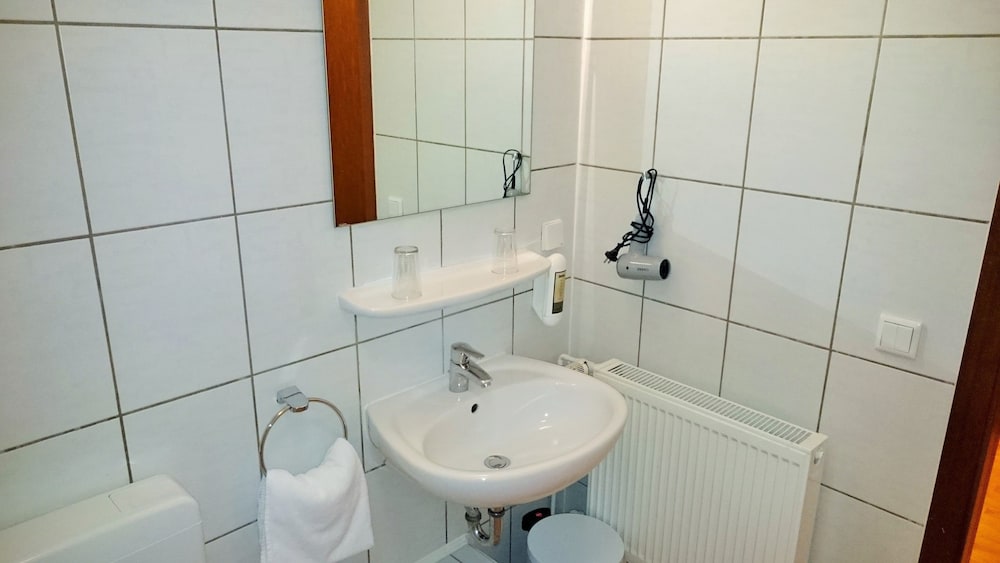 Atomis Hotel Düsseldorf City 20