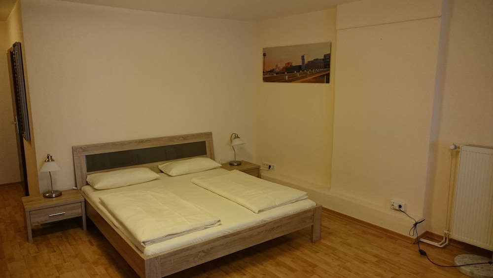 Atomis Hotel Düsseldorf City 16
