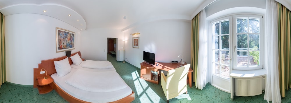 Hotel Villa Im Park 9