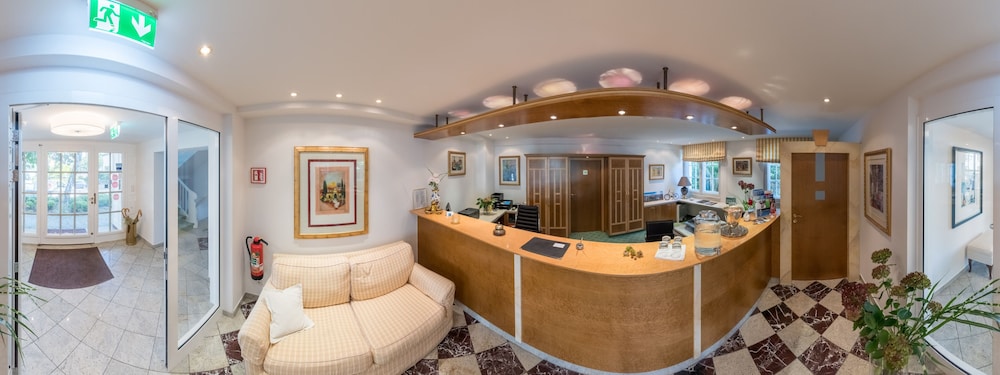 Hotel Villa Im Park 4