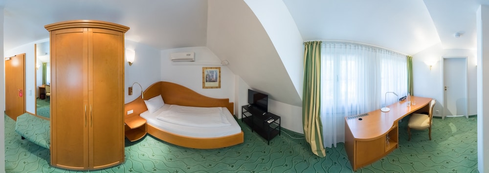 Hotel Villa Im Park 5