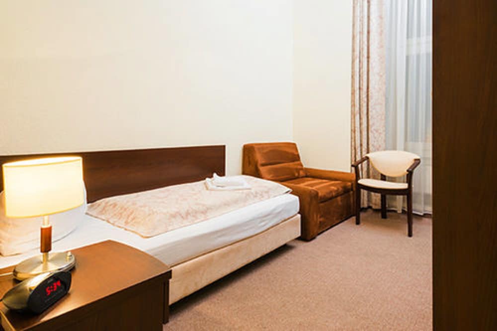 Upper Room 5