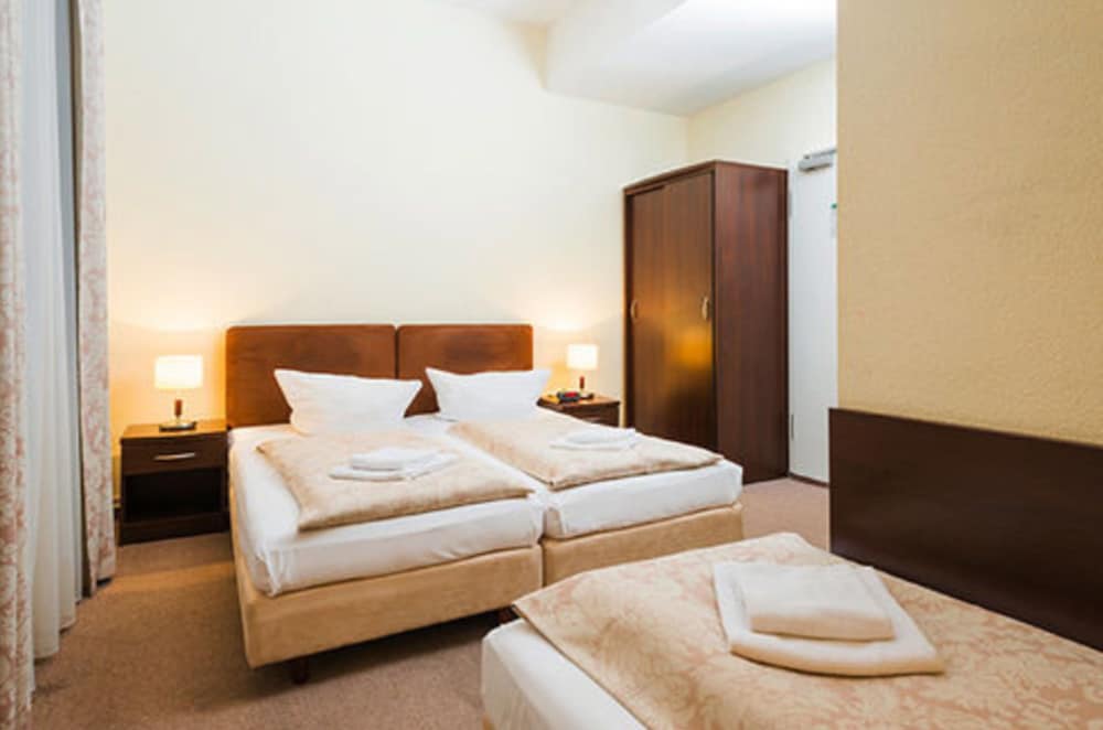 Upper Room 21