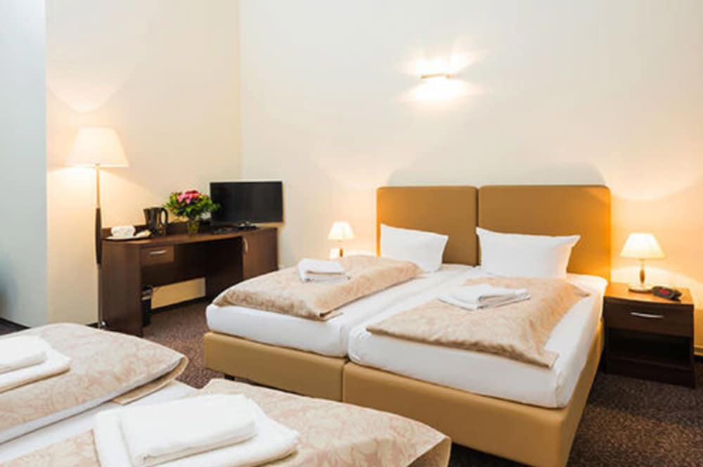 Upper Room 22