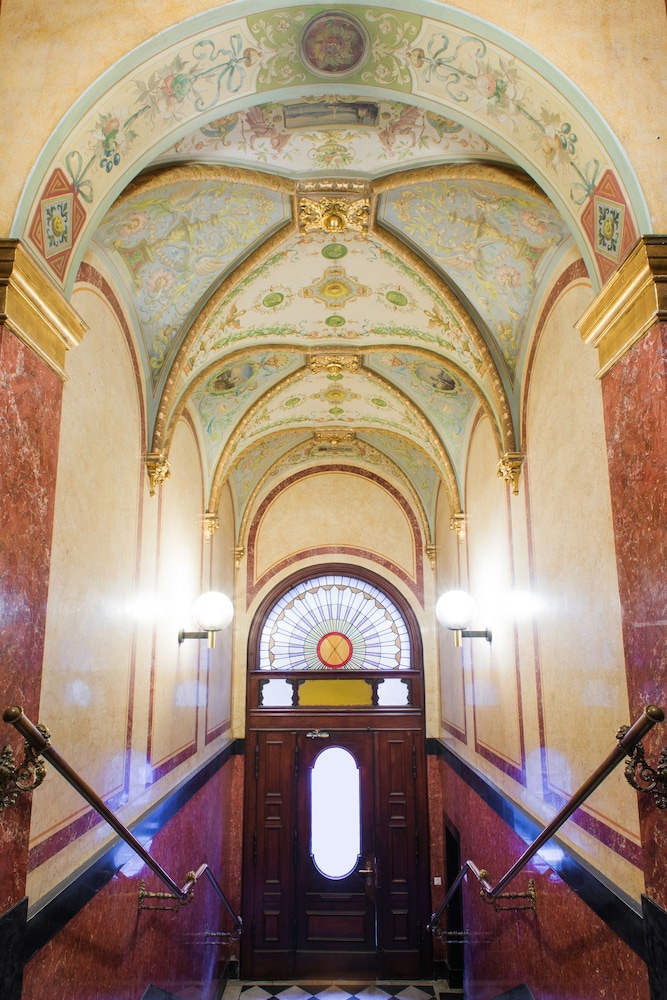 Upper Room 2