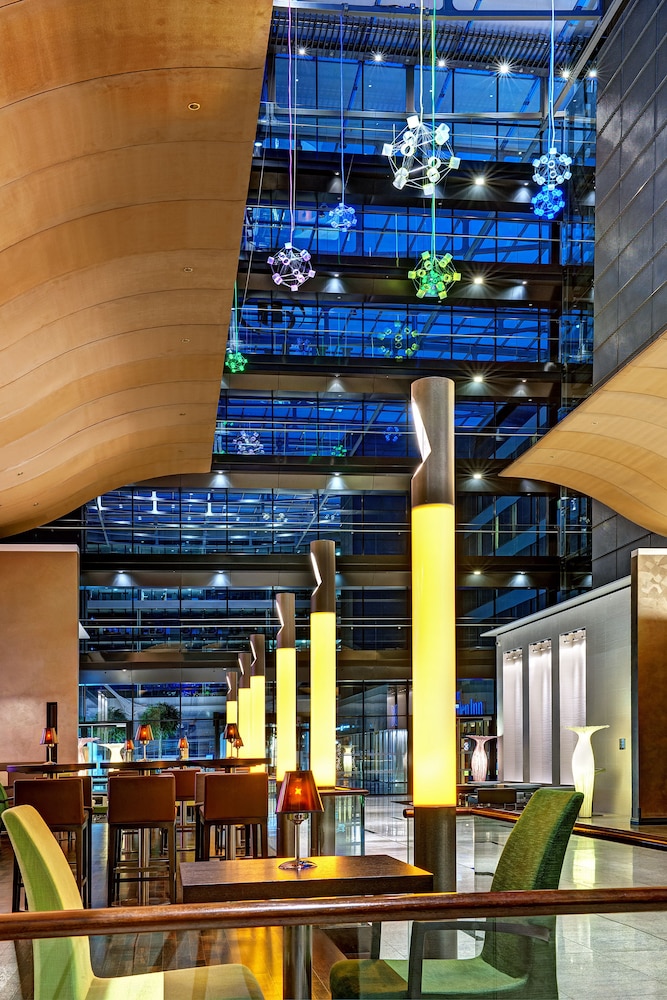 Hilton Frankfurt Airport 5
