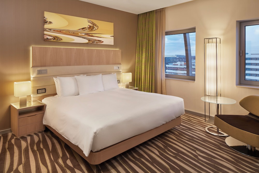 Hilton Frankfurt Airport 22