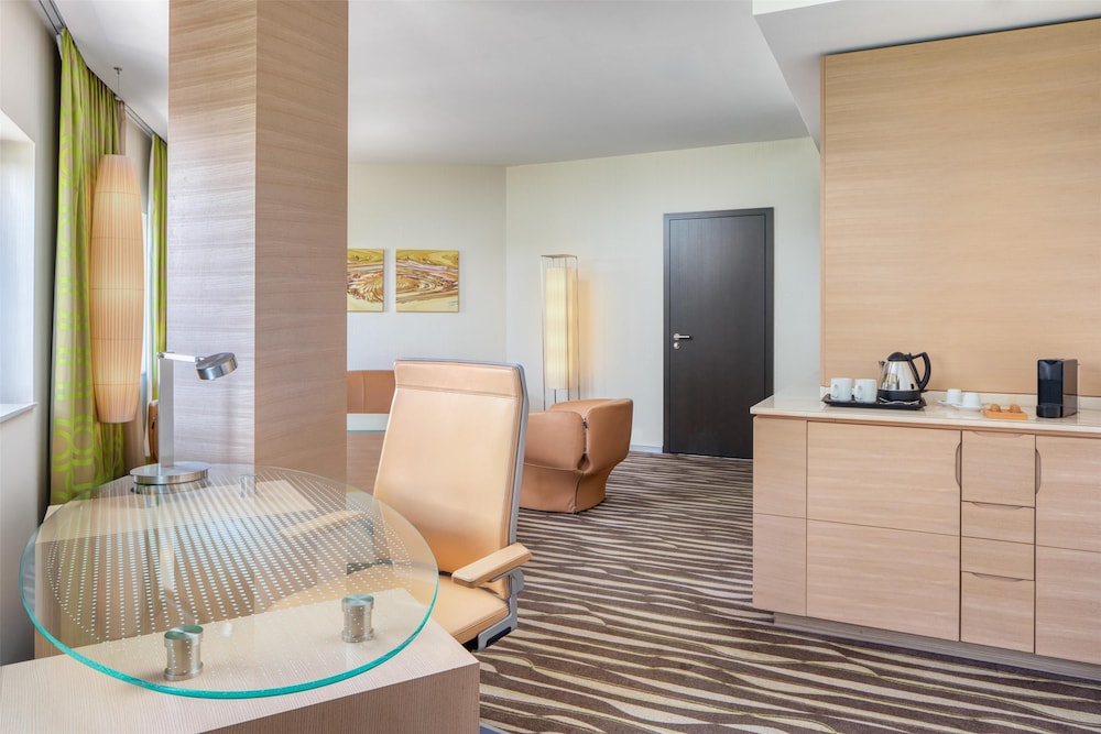 Hilton Frankfurt Airport 23