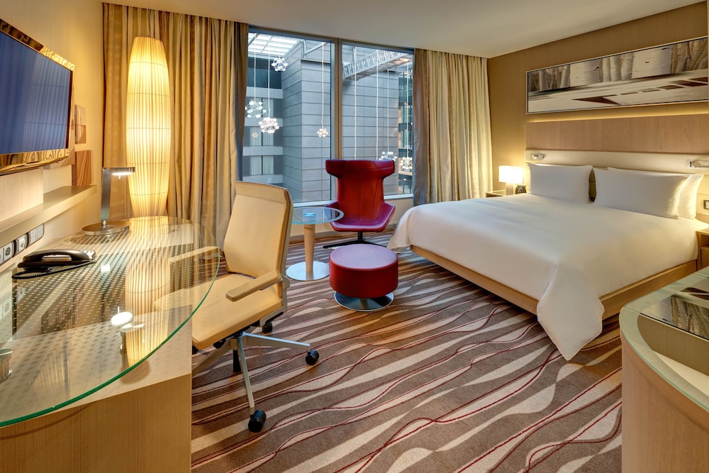 Hilton Frankfurt Airport 6