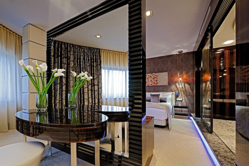 Hilton Frankfurt Airport 8