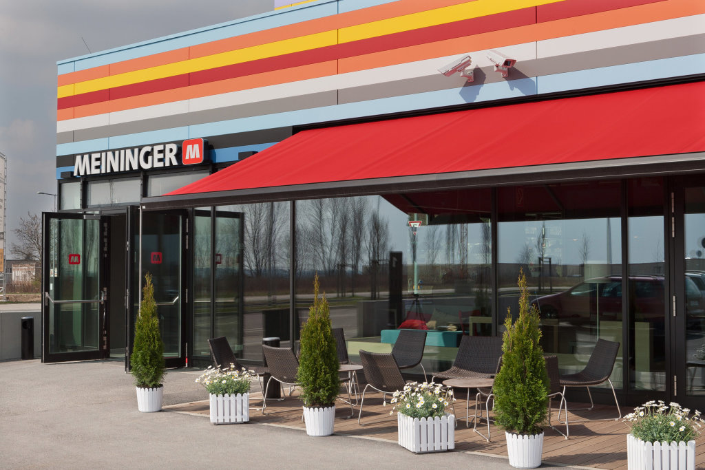 Meininger Hotel Berlin Airport 19