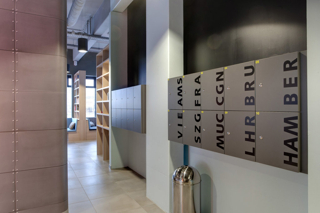 Meininger Hotel Berlin Airport 21