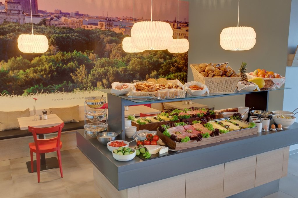 Meininger Hotel Berlin Airport 3