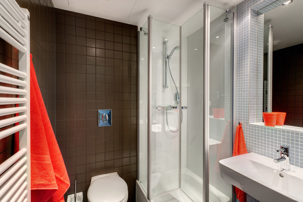 Meininger Hotel Berlin Airport 13