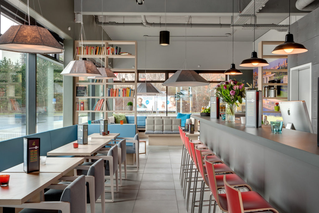 Meininger Hotel Berlin Airport 14