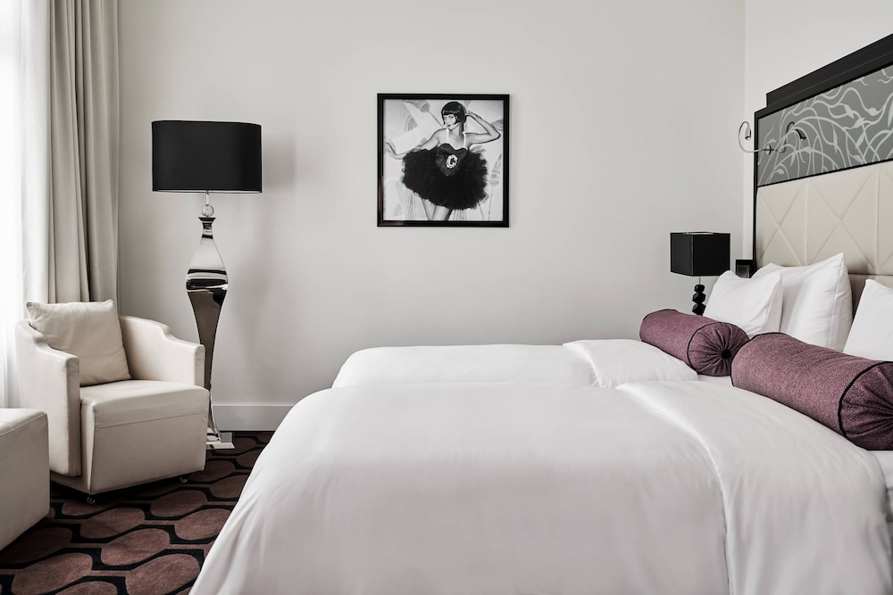 Roomers Berlin Steinplatz, Autograph Collection 16