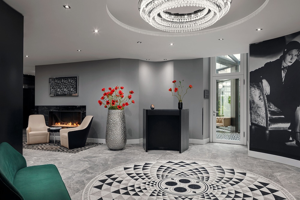 Roomers Berlin Steinplatz, Autograph Collection 6