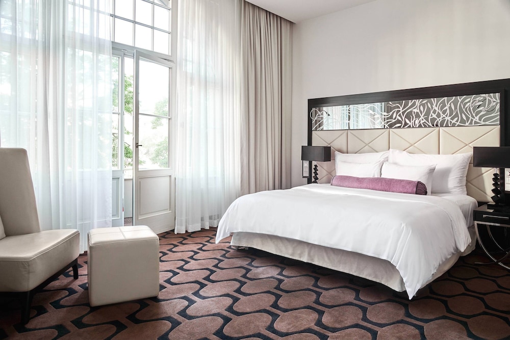 Roomers Berlin Steinplatz, Autograph Collection 11