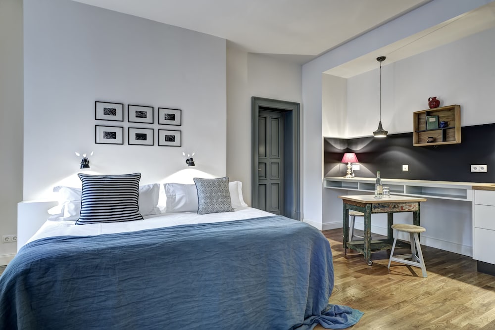 Gorki Apartments 12