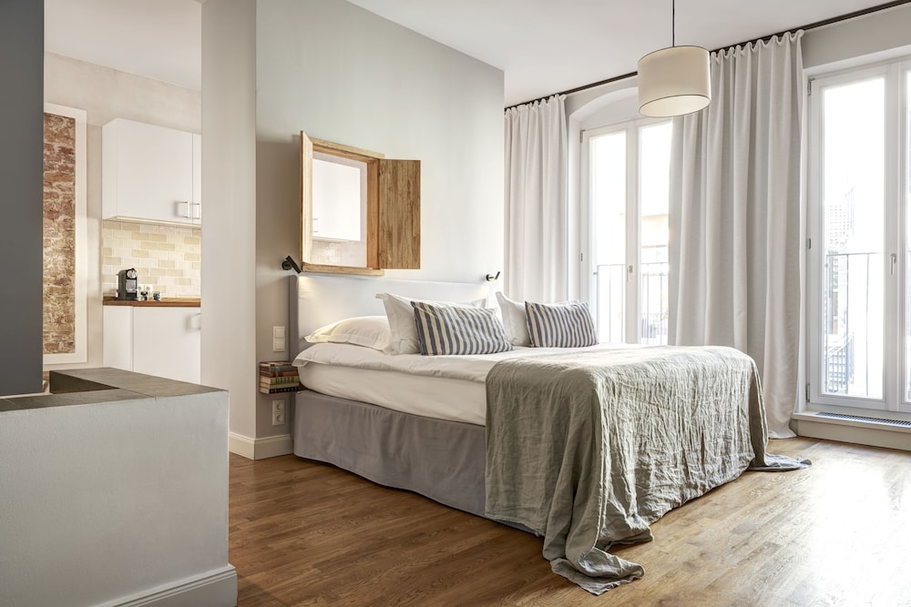 Gorki Apartments 7