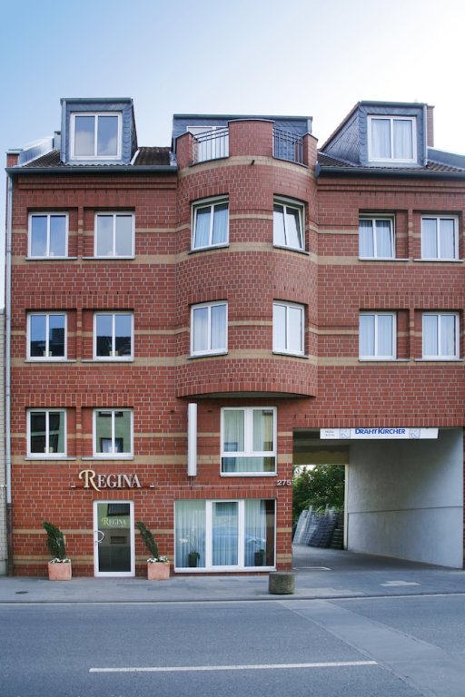 Regina 17