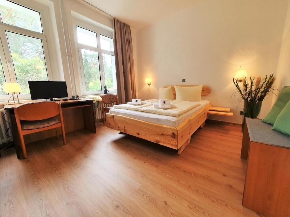 Waldhotel am See 8