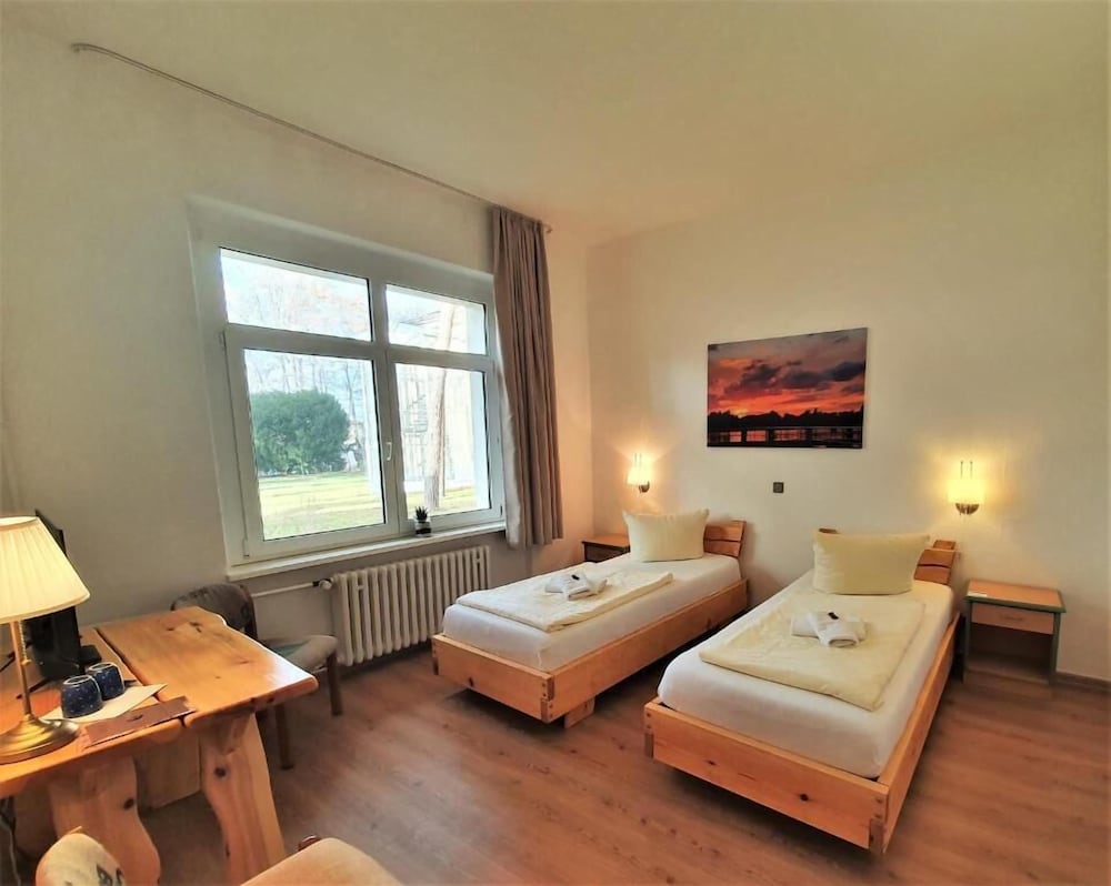 Waldhotel am See 3