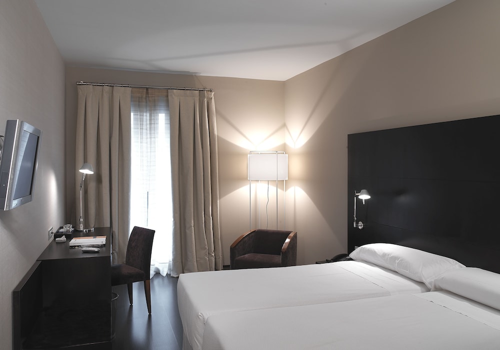 Alexandra Barcelona Hotel, Curio Collection by Hilton 7