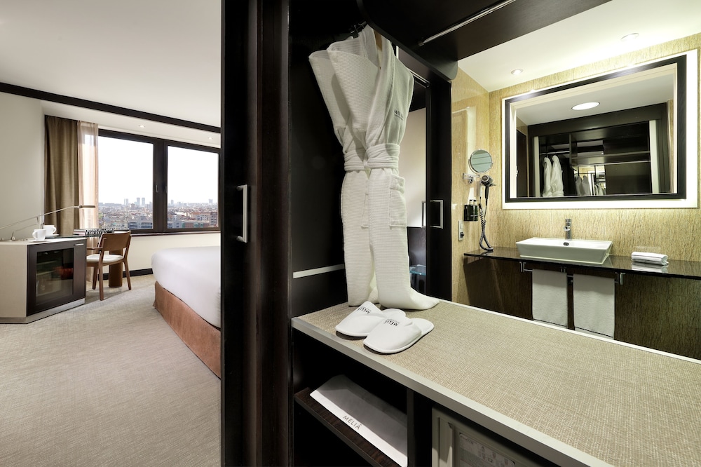 Meliá Barcelona Sarrià 10