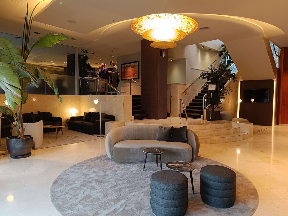 Best Western Premier CMC Girona 9