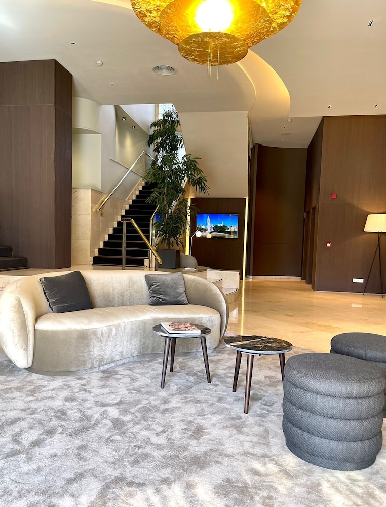 Best Western Premier CMC Girona 6